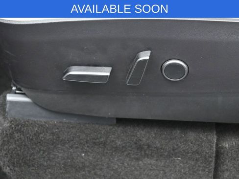 Used 2021 Tesla Model Y Long Range AWD/4WD image 10