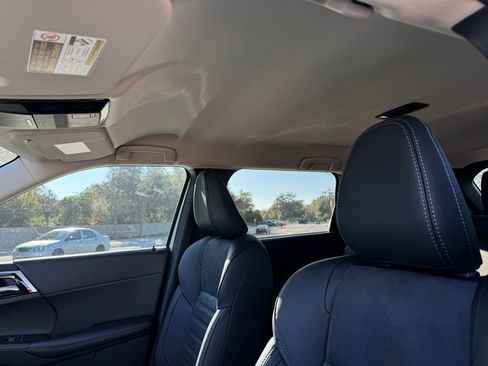 New 2025 Mitsubishi Outlander SE image 32