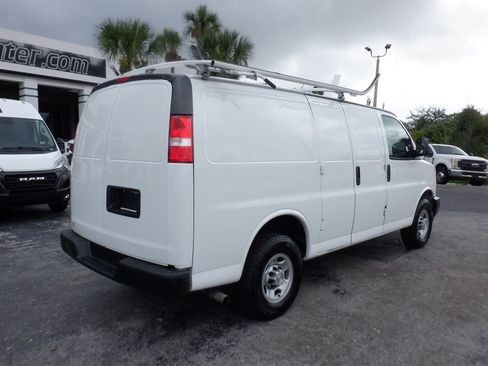 Used 2022 Chevrolet Express 2500 w/ Driver Convenience Package image 7
