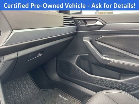 Certified 2024 Volkswagen Jetta SE w/ Panoramic Sunroof Package FWD image 15