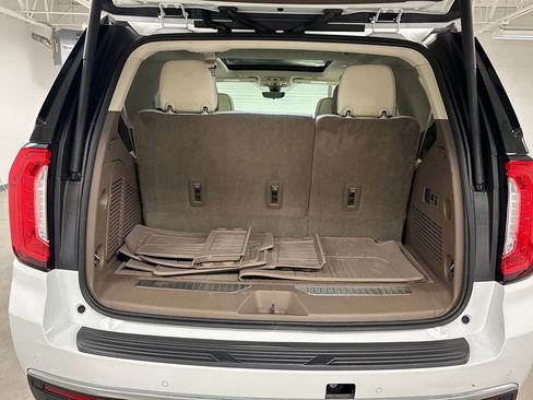 Used 2021 GMC Yukon Denali w/ Denali Premium Package image 20