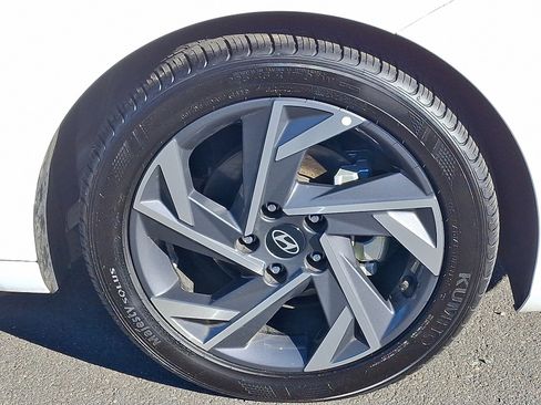 Certified 2025 Hyundai Elantra Sport image 9