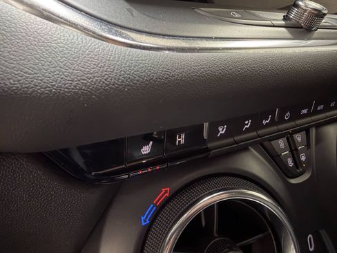 Used 2024 Chevrolet Blazer LT w/ Convenience Package FWD image 3