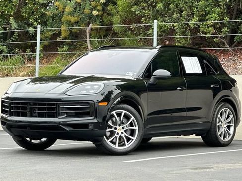 Used 2024 Porsche Cayenne AWD/4WD image 1