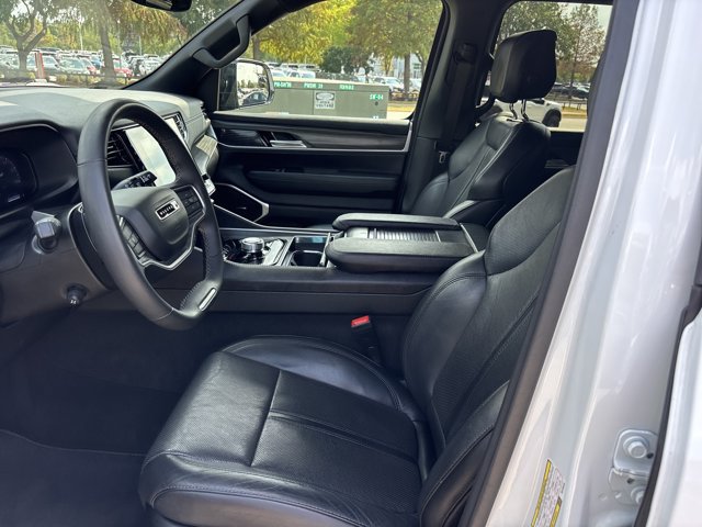 Used 2024 Jeep Wagoneer Series II w/ Flexible Seating Group RWD image 15
