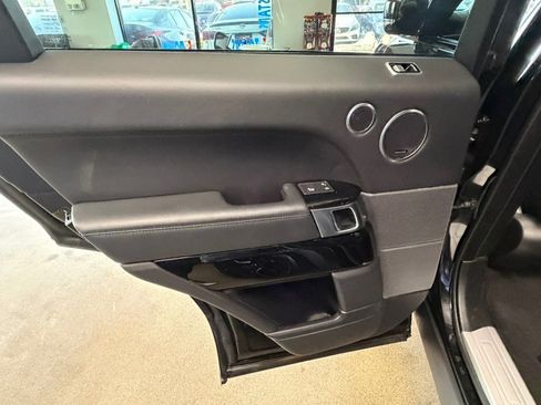 Used 2019 Land Rover Range Rover Sport SVR image 34