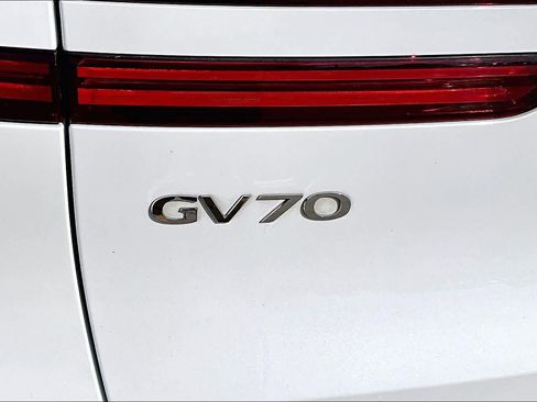 Used 2023 Genesis GV70 3.5T Sport w/ Sport Prestige Package image 9