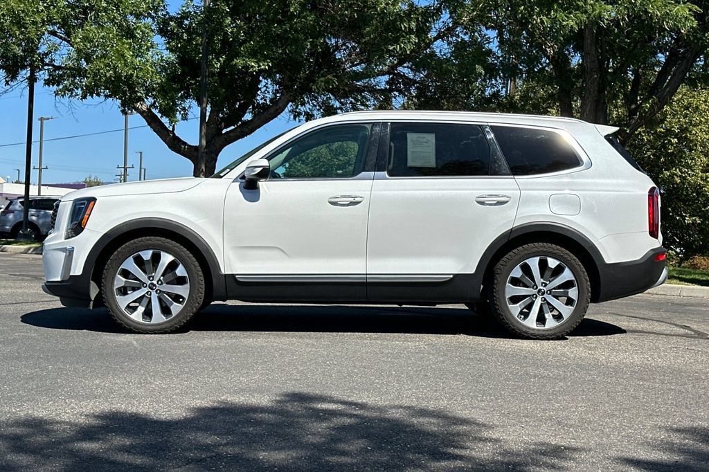 Used 2020 Kia Telluride S w/ S 8 Passenger Seating Package AWD/4WD image 10