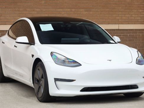 Used 2023 Tesla Model 3 Standard Range RWD image 6