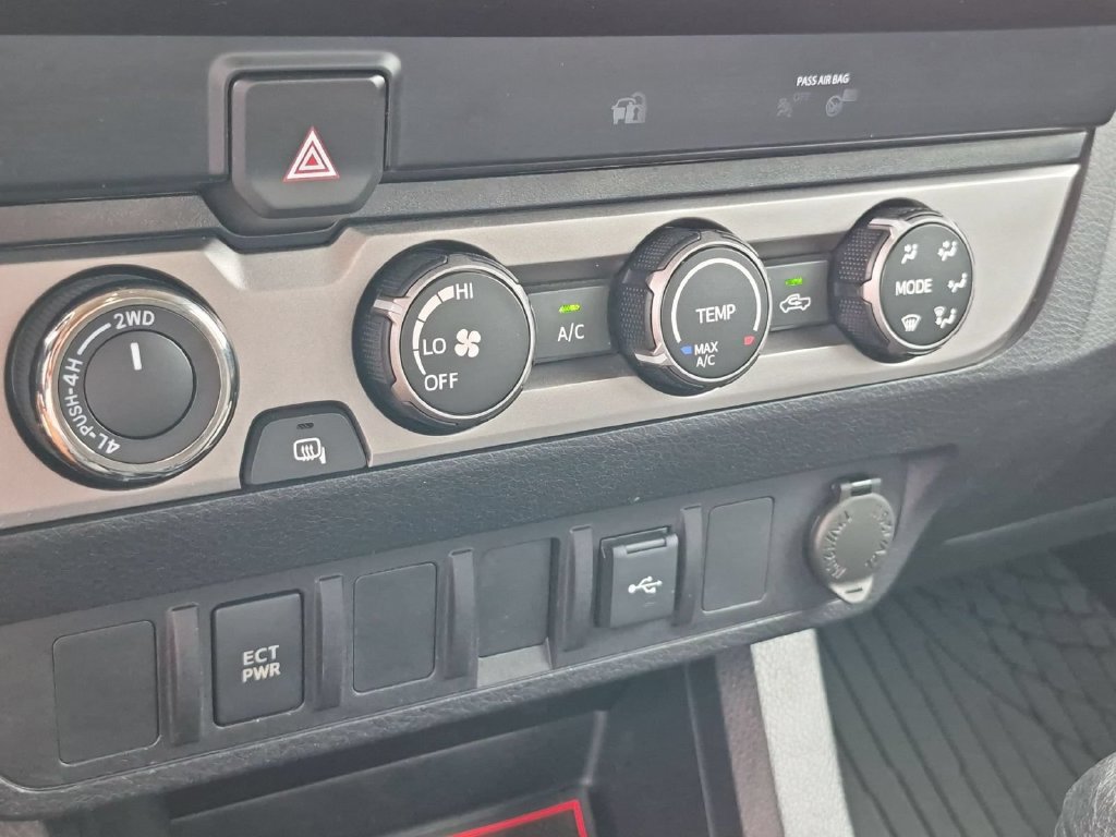 Used 2020 Toyota Tacoma SR AWD/4WD image 20
