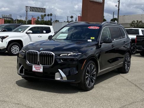 Used 2024 BMW X7 xDrive40i w/ Parking Assistance Package AWD/4WD image 39