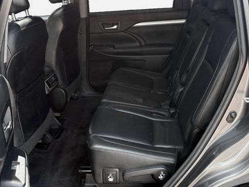 Used 2015 Toyota Highlander XLE AWD/4WD image 13