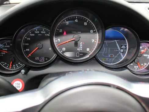 Used 2016 Porsche Cayenne Platinum Edition image 28