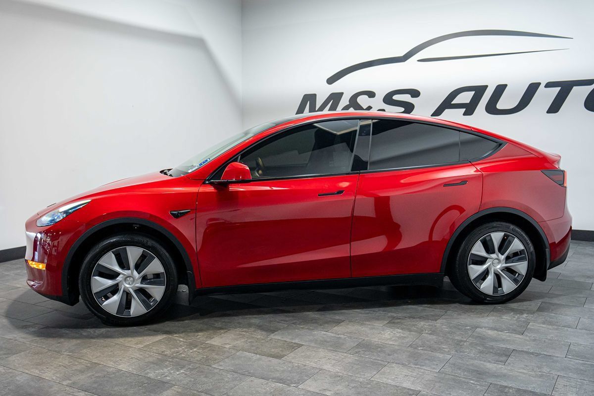 Used 2023 Tesla Model Y Long Range AWD/4WD image 3