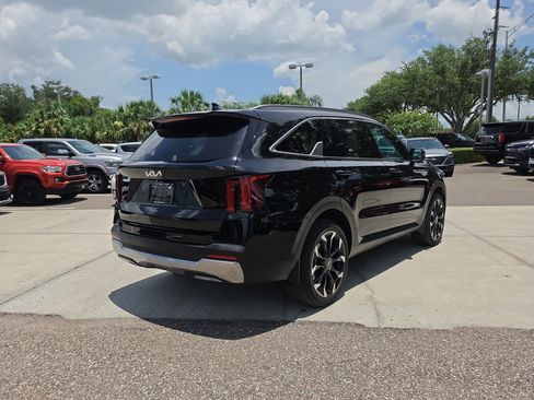 Certified 2025 Kia Sorento EX FWD image 8