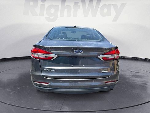 Used 2020 Ford Fusion SE FWD image 4