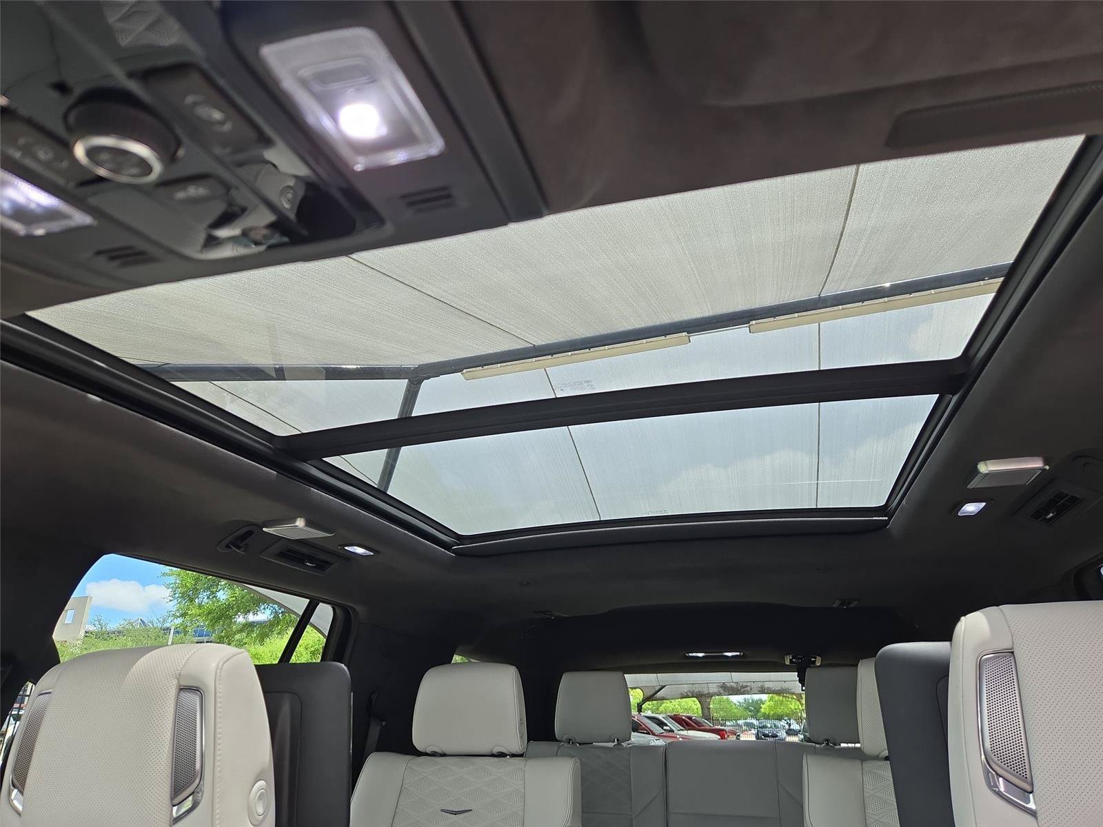 Certified 2026 Cadillac Escalade Platinum Sport w/ LPO, Floor Liner Package AWD/4WD image 9