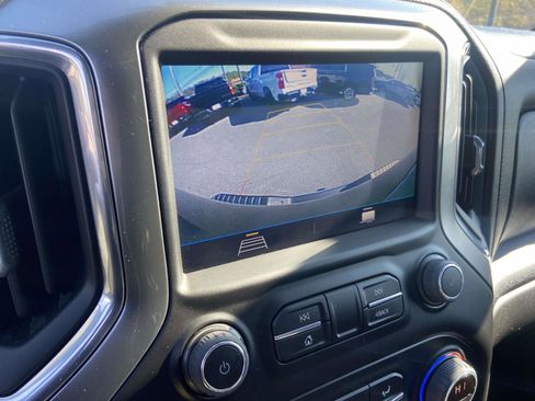 Used 2022 Chevrolet Silverado 3500 LT w/ Convenience Package image 13