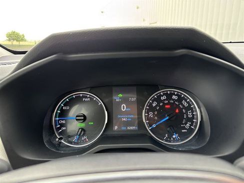 Used 2022 Toyota RAV4 XLE w/ Convenience Package AWD/4WD image 8