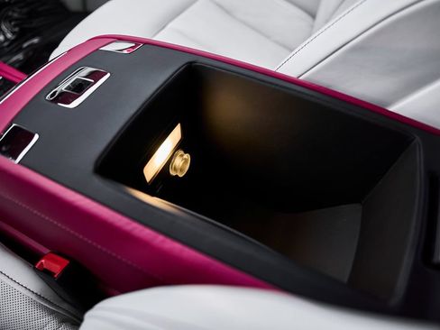 Used 2023 Rolls-Royce Phantom Sedan RWD image 80
