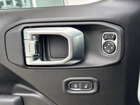 New 2026 Jeep Wrangler Unlimited Rubicon image 18