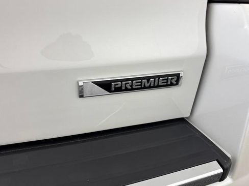 Used 2018 Chevrolet Tahoe Premier AWD/4WD image 14