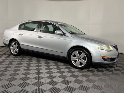Used 2009 Volkswagen Passat Komfort FWD image 6