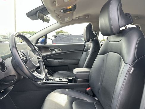 Used 2024 Kia Sportage EX FWD image 13