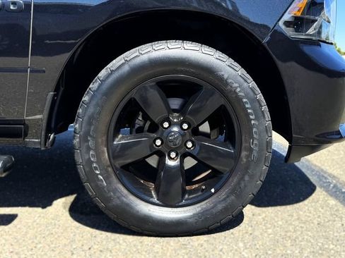 Used 2018 RAM 1500 Express w/ Black Ram 1500 Express Group RWD image 9