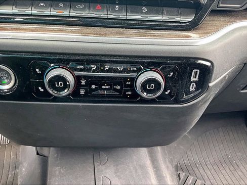 Used 2023 Chevrolet Silverado 1500 RST AWD/4WD image 16