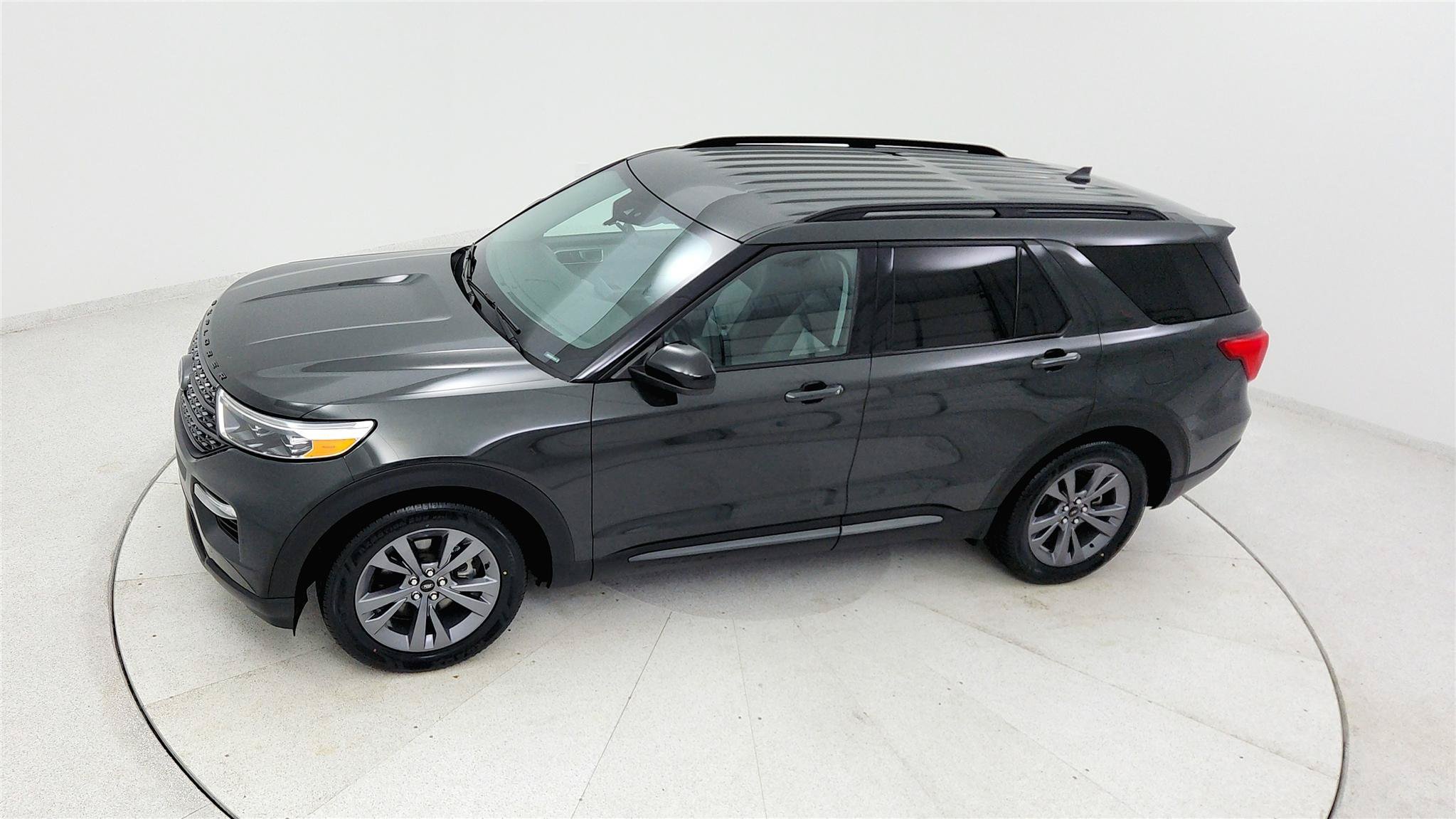 Used 2024 Ford Explorer XLT RWD image 36