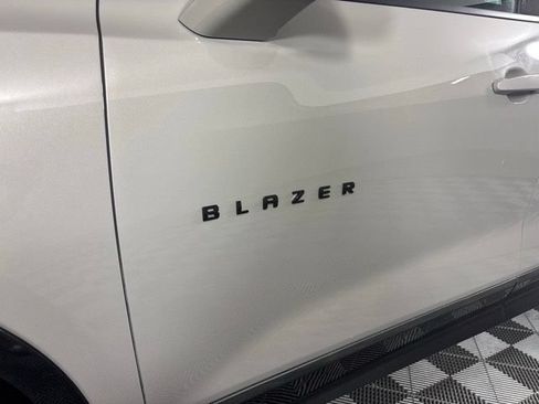 Used 2021 Chevrolet Blazer RS w/ Enhanced Convenience Package AWD/4WD image 11