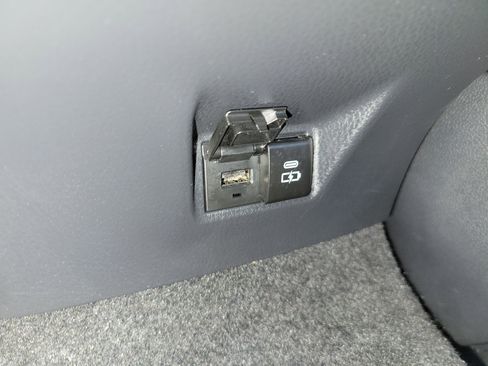 Certified 2025 Toyota Camry XLE w/ Premium Package image 18