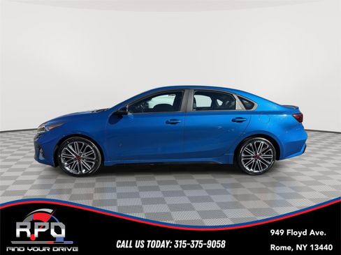 Used 2022 Kia Forte GT image 2