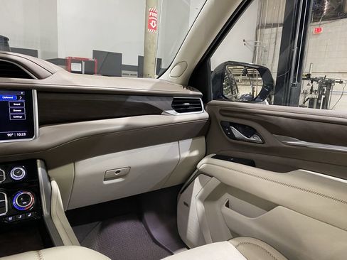 Used 2021 GMC Yukon Denali w/ Denali Ultimate Package RWD image 4