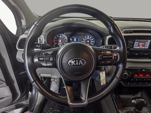 Used 2016 Kia Sorento EX image 10