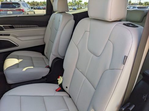 Certified 2025 Kia Telluride EX X-Line AWD/4WD image 19
