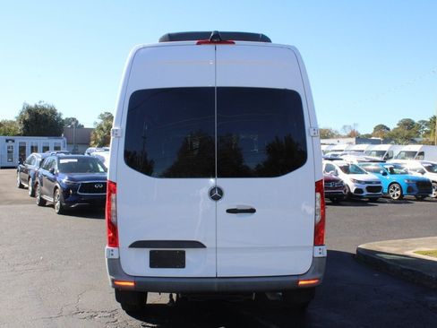Used 2022 Mercedes-Benz Sprinter 1500 image 21
