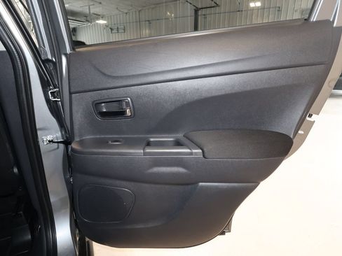Used 2025 Mitsubishi Outlander Sport LE AWD/4WD image 18