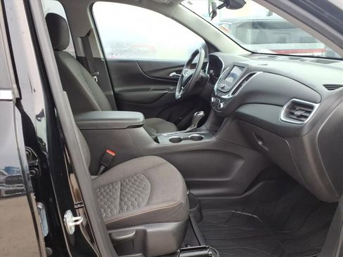 Used 2021 Chevrolet Equinox LT image 17