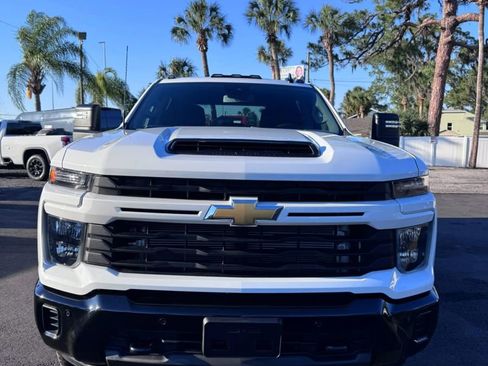 Used 2025 Chevrolet Silverado 2500 Custom w/ Custom Value Package AWD/4WD image 2