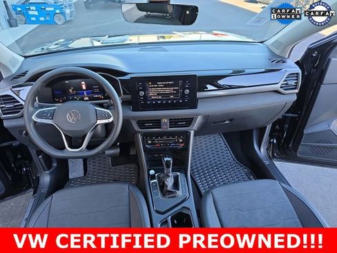 Used 2025 Volkswagen Taos SE image 14
