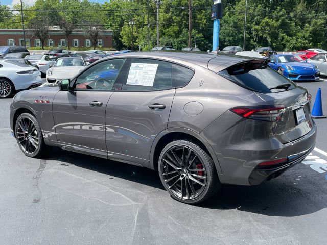 Used 2022 Maserati Levante Trofeo AWD/4WD image 10