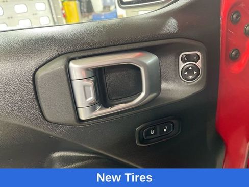 Used 2023 Jeep Wrangler Unlimited w/ Cold Weather Group image 13