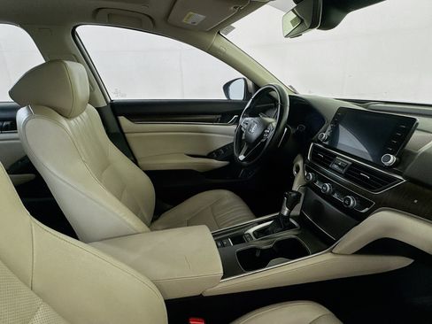 Used 2018 Honda Accord Touring image 27