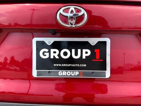 Used 2021 Toyota RAV4 LE FWD image 10