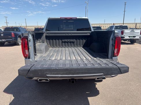 Used 2023 GMC Sierra 1500 AT4 w/ Technology Package AWD/4WD image 15