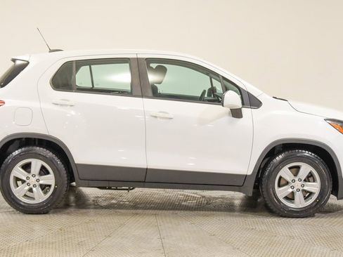 Used 2020 Chevrolet Trax LS image 12
