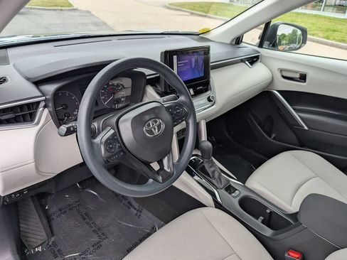 Used 2023 Toyota Corolla Cross L FWD image 17