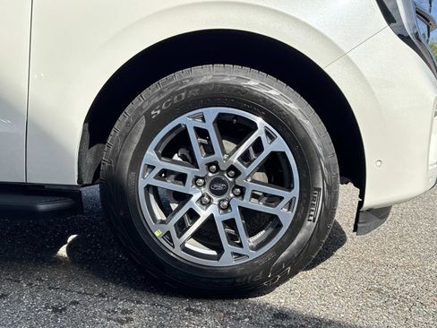 New 2025 Ford Expedition Active image 3